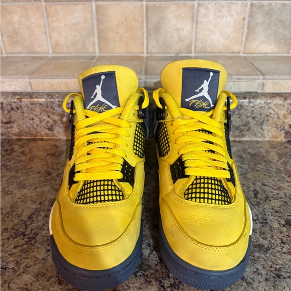 Jordan 4 Lightning - Picture 4 of 8